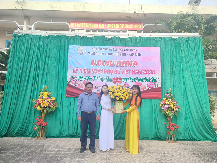NGOẠI KHÓA KỈ NIỆM 95 NĂM NGÀY PHỤ NỮ VIỆT NAM